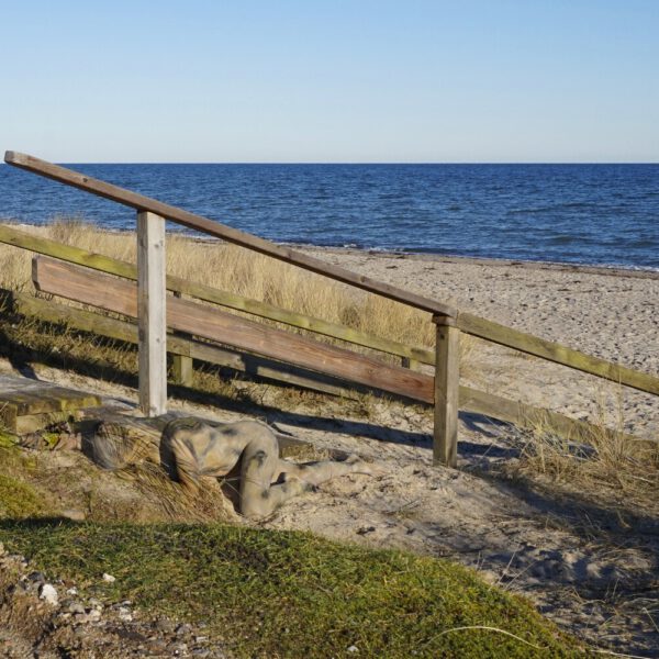 Strandmotiv aus dem Körperkunstprojekt NATURE ART des Künstlers Jörg Düsterwald mit einem Bodypaintingmodell.