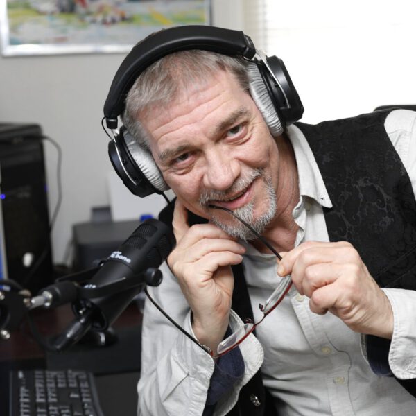 Bodyart-Künstler Jörg Düsterwald erzählt in seinem Podcast Geschichten aus seinem Künstlerleben.